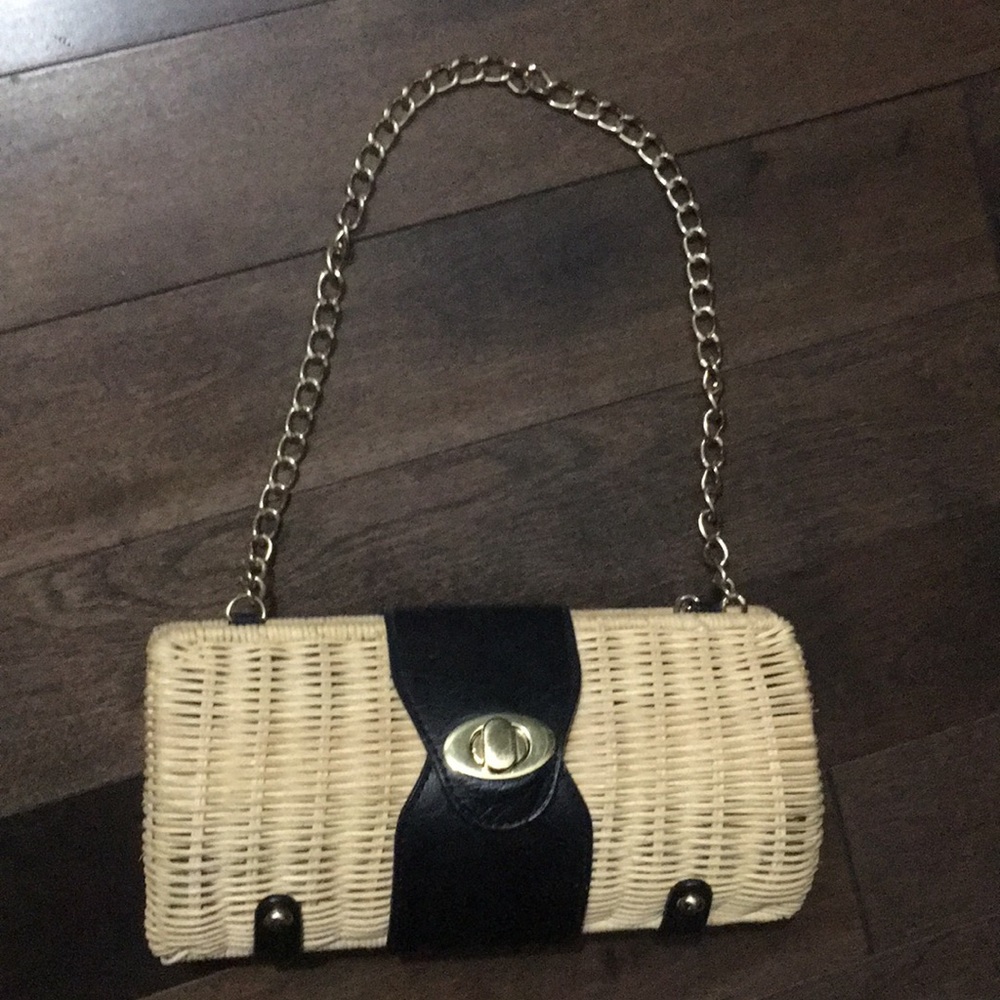 Small wicker purse